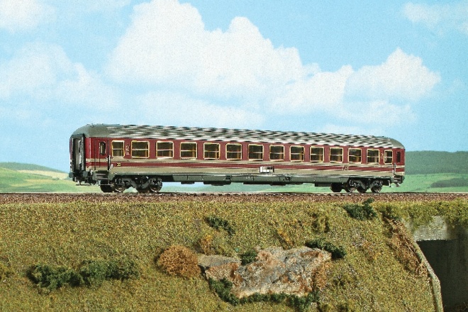 Express train Passenger car 2nd class type X<br /><a href='images/pictures/ACME/50782_900.jpg' target='_blank'>Full size image</a>